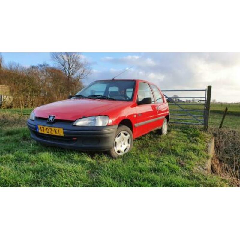 Peugeot 106 1.0 Sketch 2000 Rood
