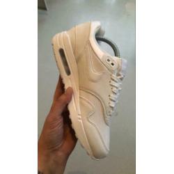 Nike air max triple white maat 40