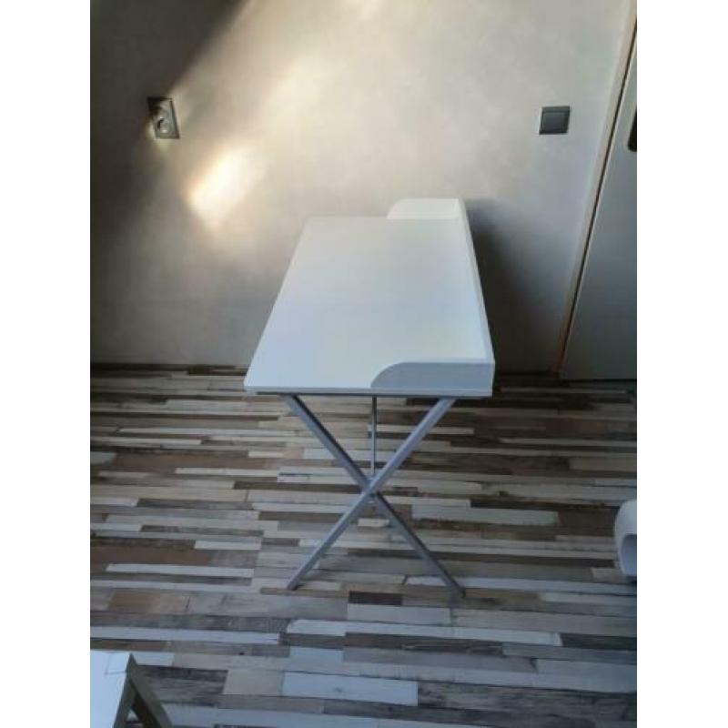 Bureau + Stoel