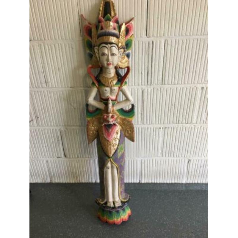 Prachtig beschilderd houten beeld Balinese Hindugodin Sinta