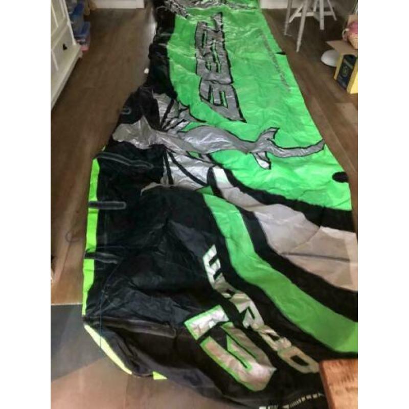 Best Waroo 9m + 13m kite met bar lijnen en pomp kitesurfset