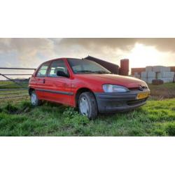 Peugeot 106 1.0 Sketch 2000 Rood