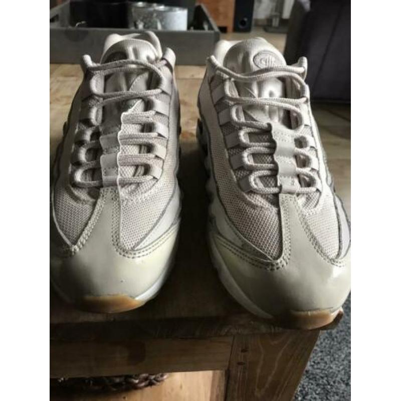 Hele mooie nike air Max in maat 42!