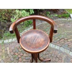 ----- In de STIJL van THONET 1930 -----