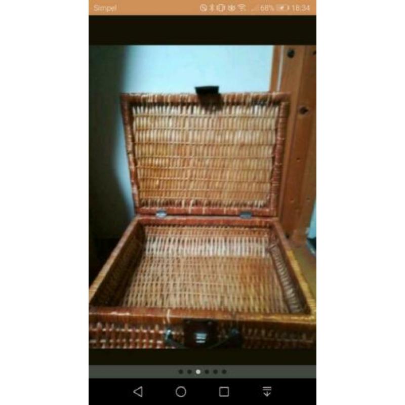 2 leuke rieten manden