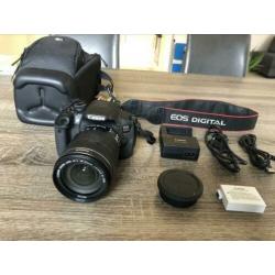 Canon EOS 650D met EFS 18-135 mm lens en extra’s