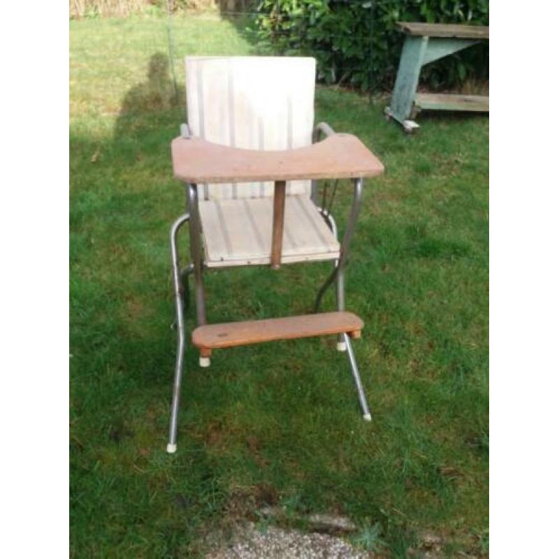 Retro vintage kinderstoel