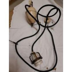 Antieke, brocante lamp-onderdelen, o.a katrol.
