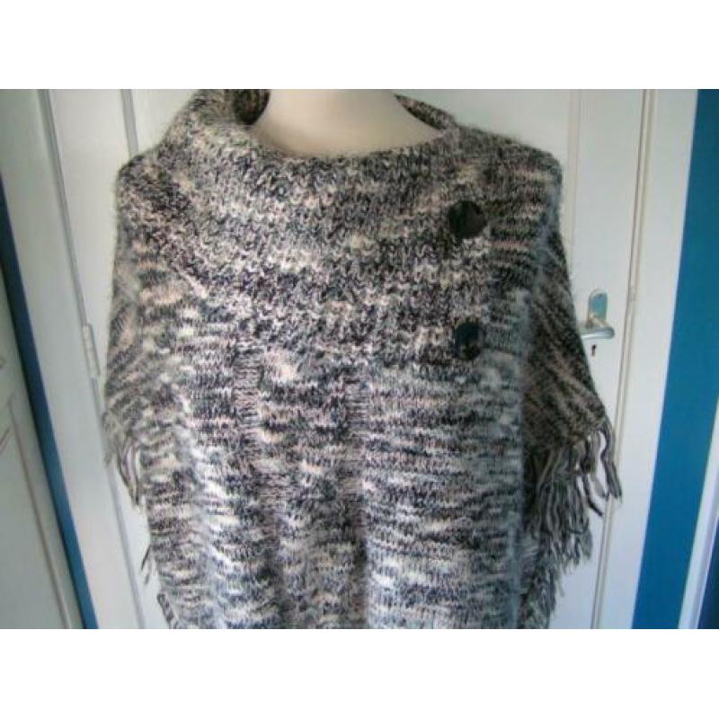 Hele Leuke Poncho Mes Fashion Tu
