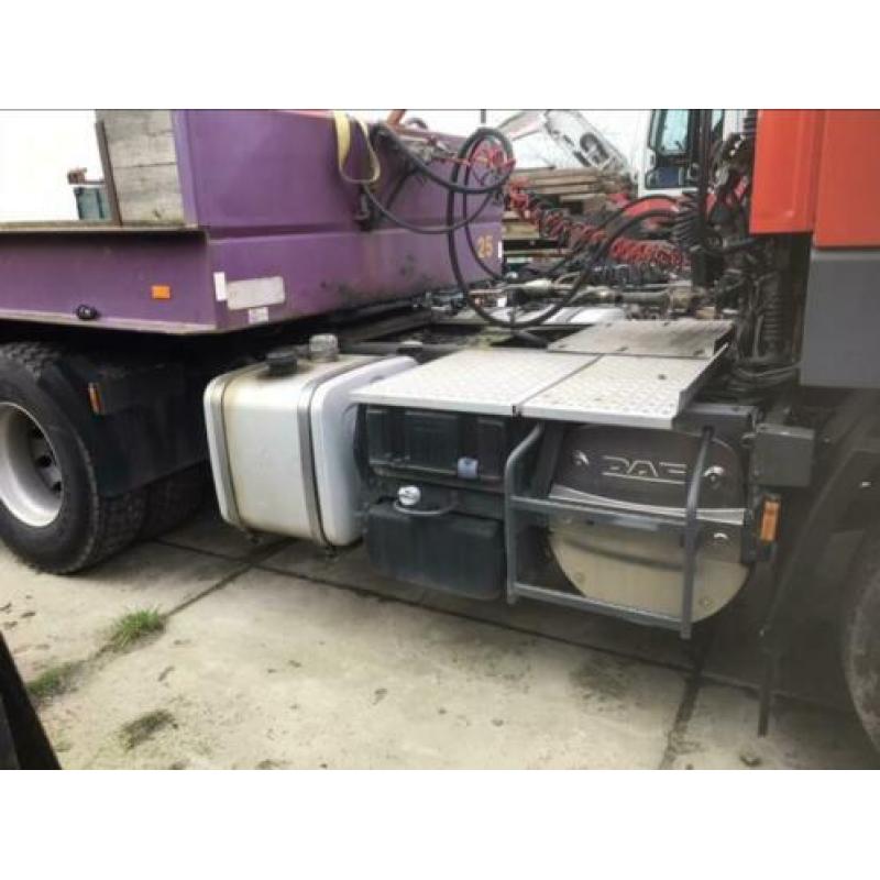 Daf CF85 met 2 assige dieplader