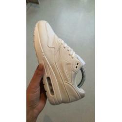 Nike air max triple white maat 40