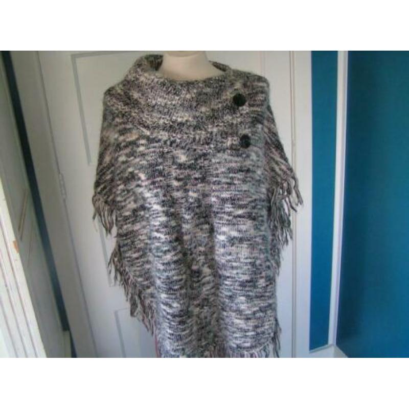 Hele Leuke Poncho Mes Fashion Tu