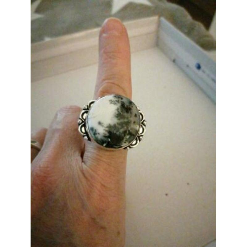Prachtige handgemaakte 925z ring rond dentric opaal maat 18