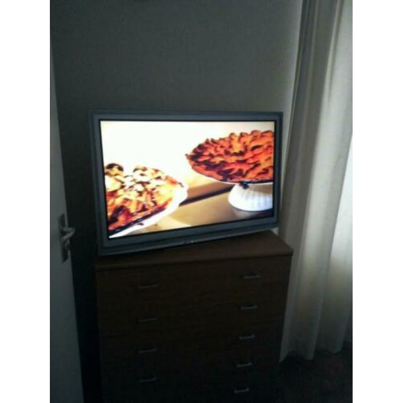 TV PANASONIC TX 37 D 28 LED. Diagonaal 95 cm 100 hz....