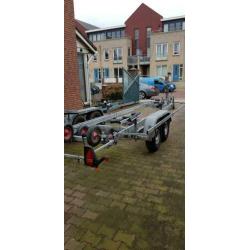 Pega 3500 kilo trailer kenteken gereserveerd tot woensdag