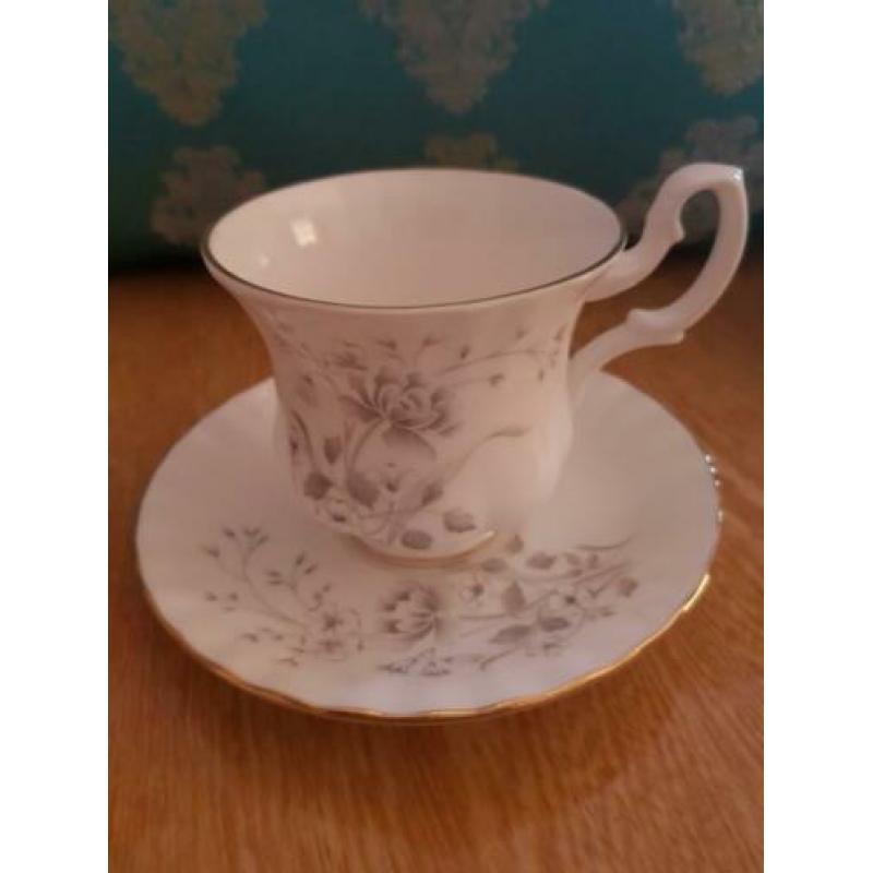 Royal Albert kopjes en schotels