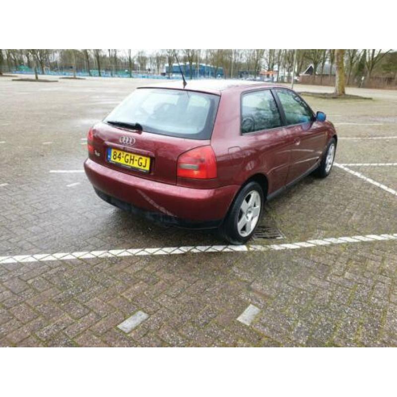 Audi A3 1.6 74KW 3D 2000 Rood