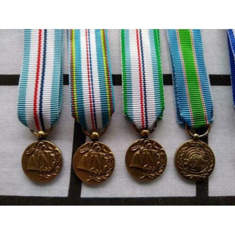 Diversen medailles miniatuur
