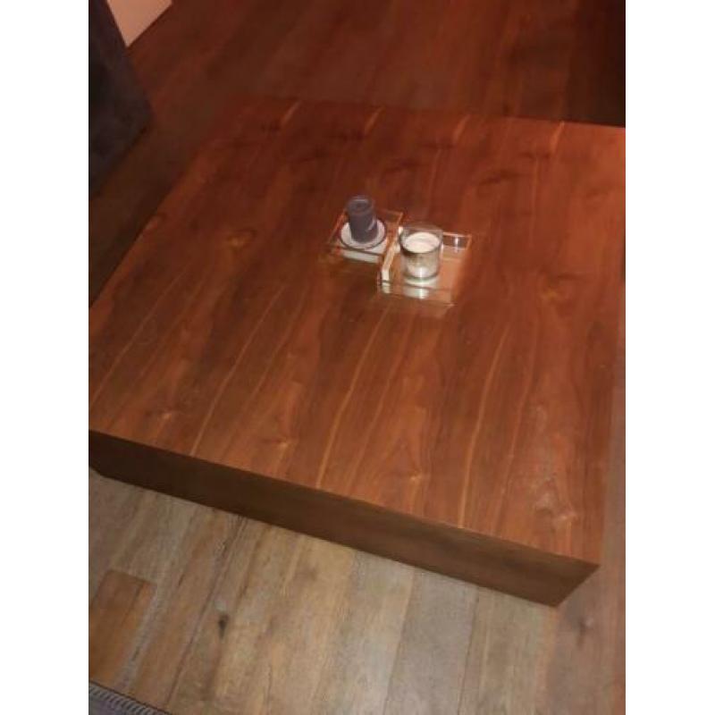 Grote salontafel vierkant van hout 1.20x1.20