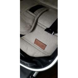 cute beige/taupe een jaar oud. niet intensief gebruikt.