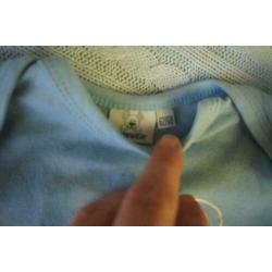 2 baby wear blauw en wit rompertjes met korte mouw maat 62