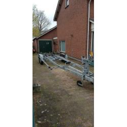 Pega 3500 kilo trailer kenteken gereserveerd tot woensdag