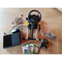 Xbox One met Stuur+pedalen, 2 controllers en 3 spellen