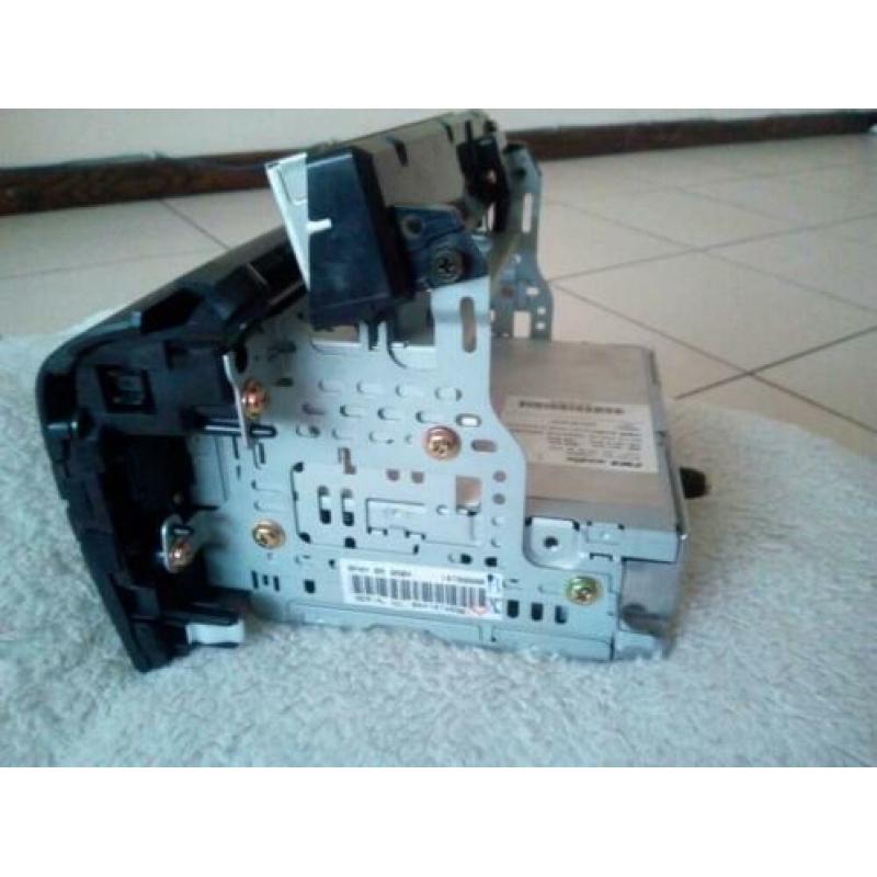 *Te koop originele radio met display voor mazda3