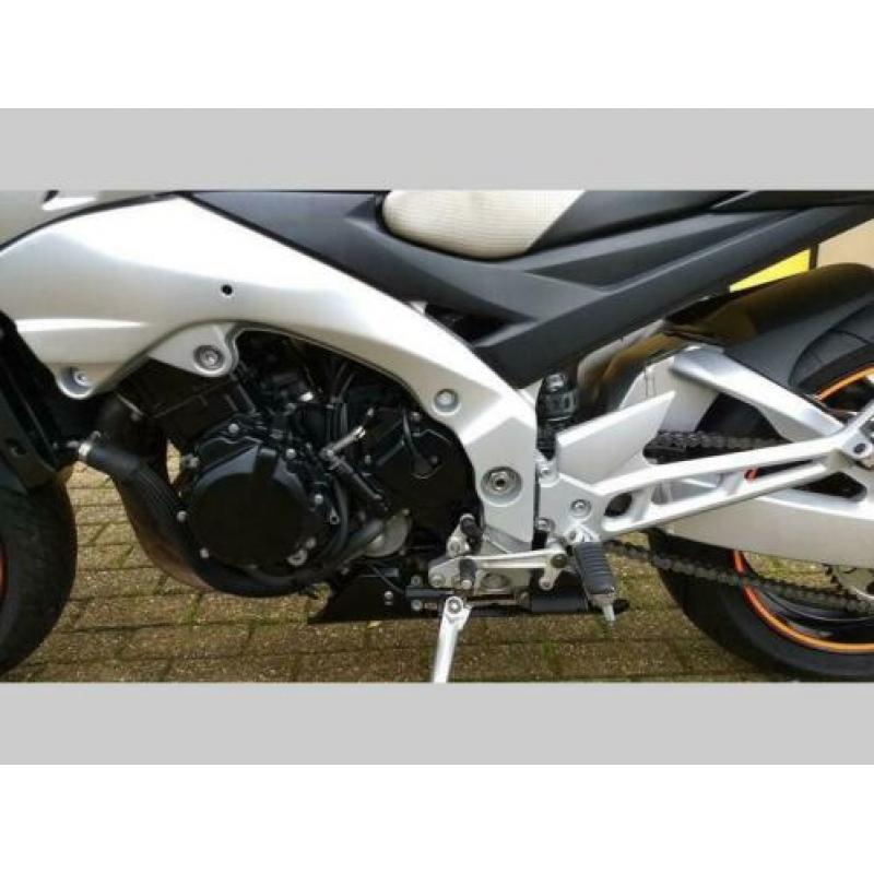 SUZUKI GSR 600 (bj 2006)