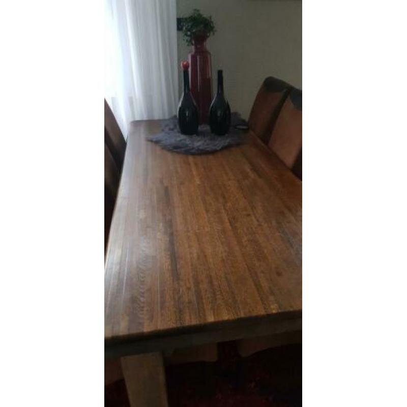 Eiken eettafel + 6 stoelen