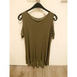 Dames cold shoulder top t-shirt maat 44 groen Primark