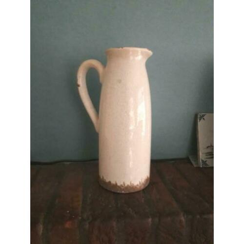 Brocante Vasen / 2 stuk. Ecru kleur