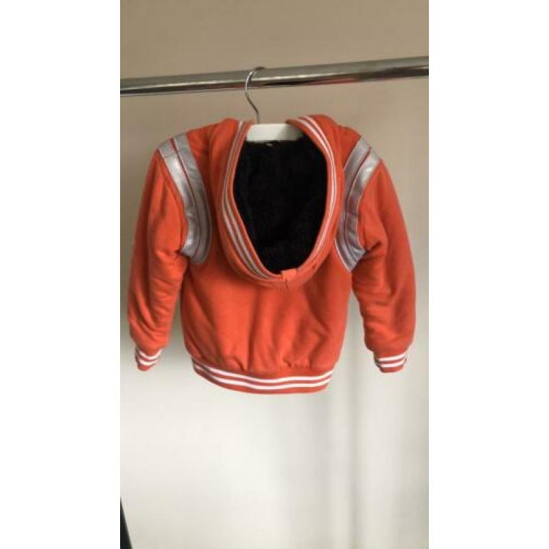 Gaaf borgvest Tommy van Z8 maat 92/98