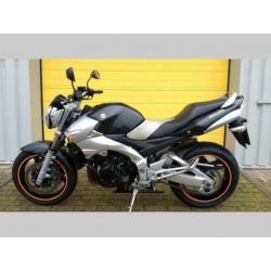 SUZUKI GSR 600 (bj 2006)