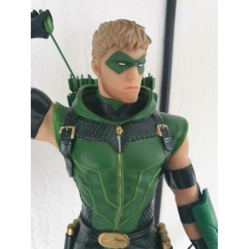 DC Collectibles DC Comics Icons Green Arrow beeldje (27 cm)