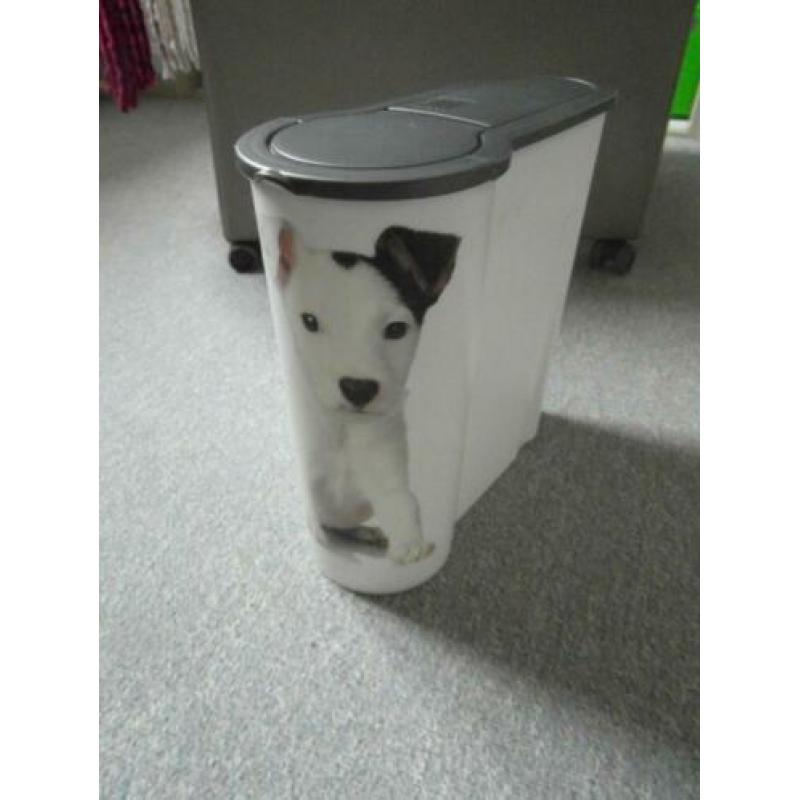 kunststof bewaarbox voor hondenbrokjes, erop Jack Russell??