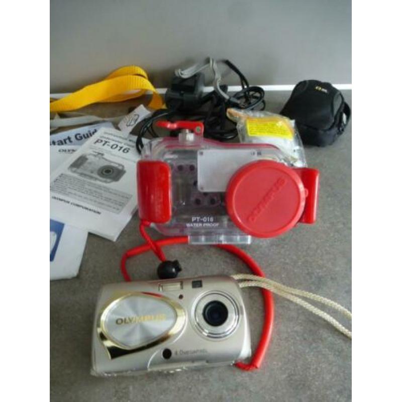 Olympus Stylus 410 Digital met onderwaterhuis en toebehoren