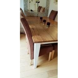 Mooie houten eettafel met 6 stoelen!!