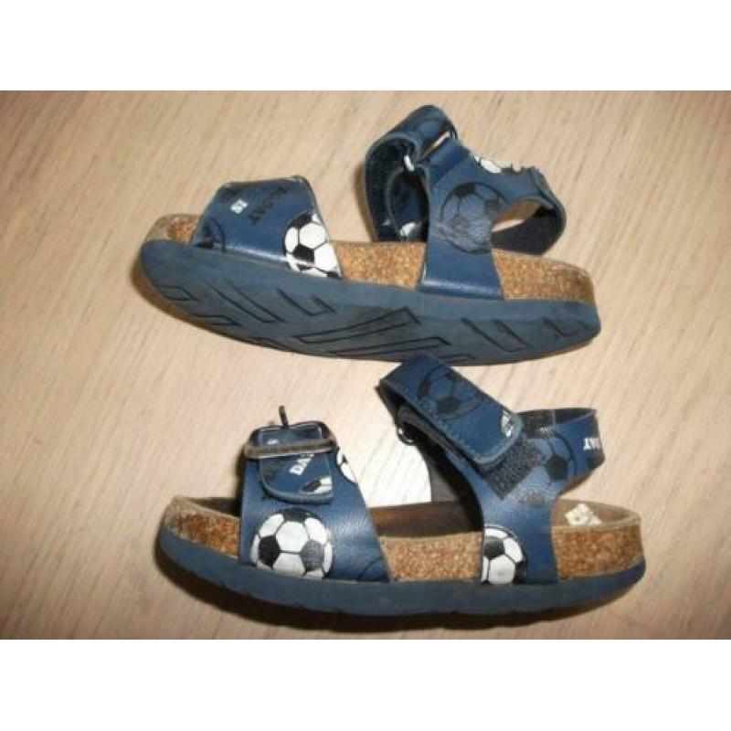 sandaaltjes maat 22 blauw met balprint