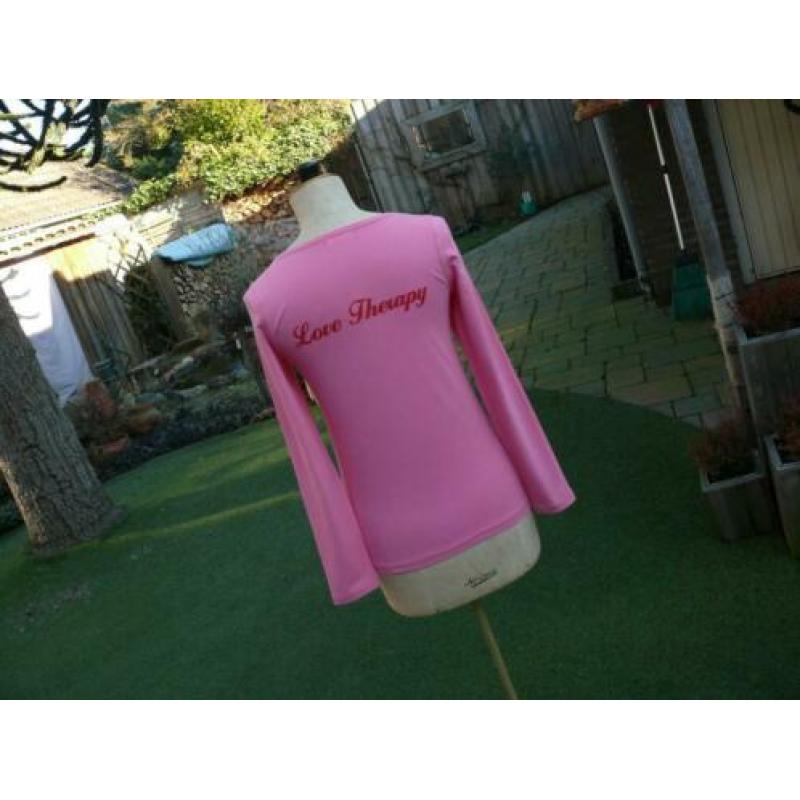 LOVE THERAPY shirt maat 146/152 als nieuw