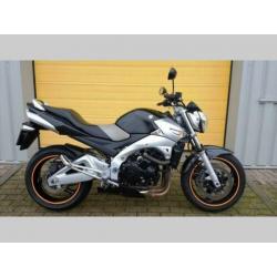 SUZUKI GSR 600 (bj 2006)