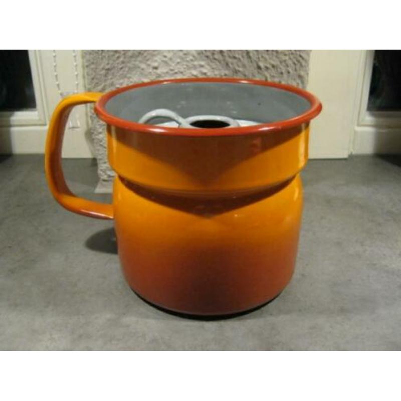 oranjegevlamd emaille melkkoker