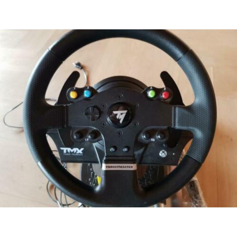 Xbox One met Stuur+pedalen, 2 controllers en 3 spellen