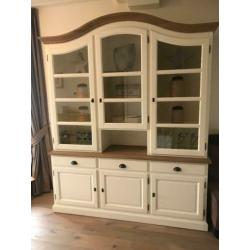 Servies kast te koop