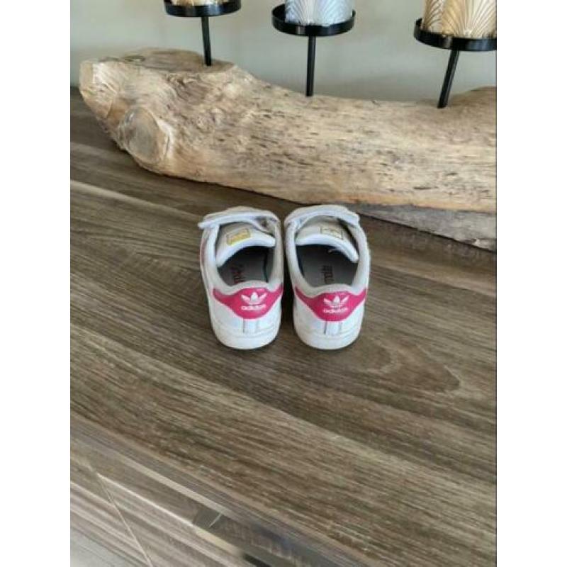 Adidas superstar maat 24