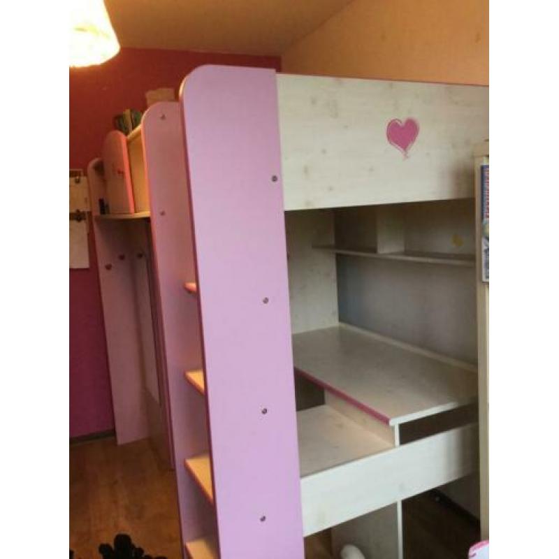 Hoogslaper met kledingkast, spiegel en bureau (gratis stoel)