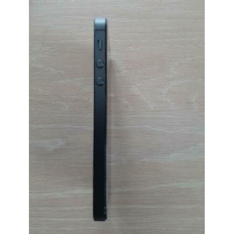 Goed werkende en nette zwarte Apple IPhone 5, 16GB
