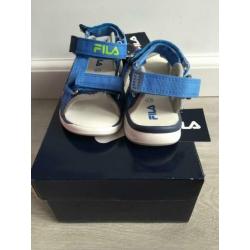 NIEUW: Mooie sandalen FILA, maar 27
