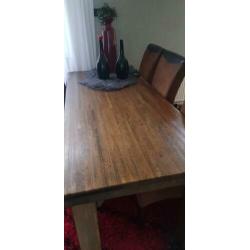 Eiken eettafel + 6 stoelen