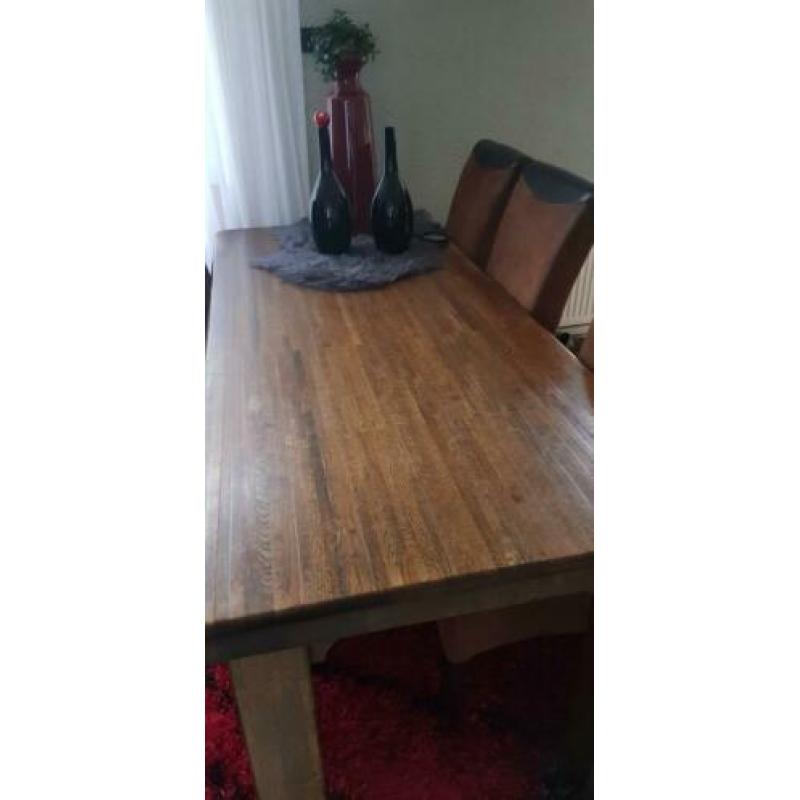 Eiken eettafel + 6 stoelen